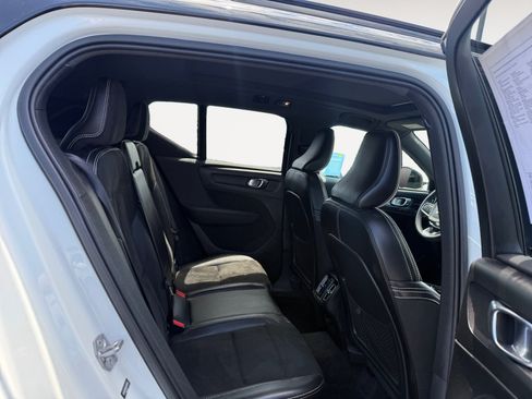 Used 2019 Volvo XC40 T5 R-Design AWD/4WD image 18