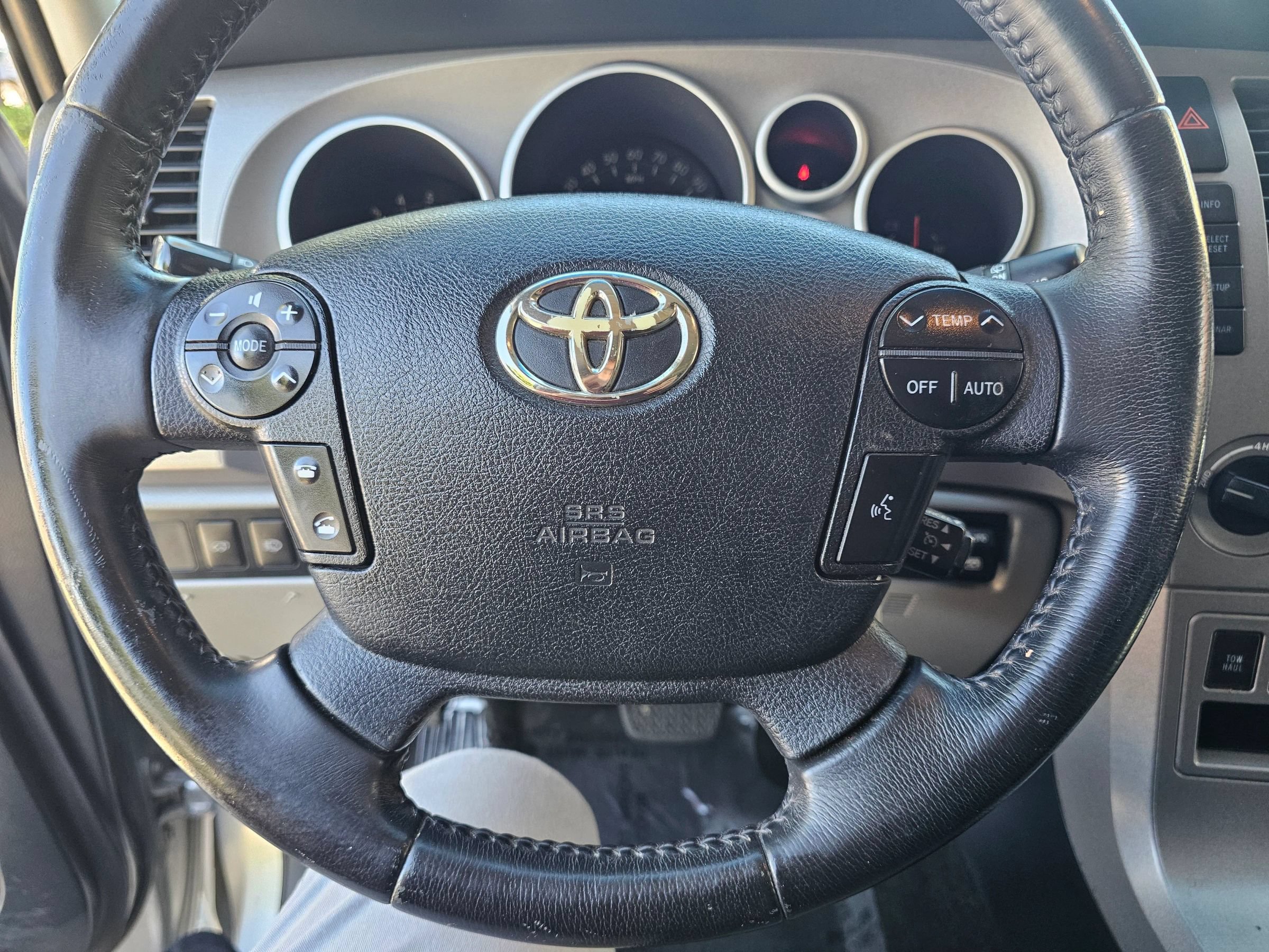Used 2013 Toyota Sequoia Limited AWD/4WD image 11