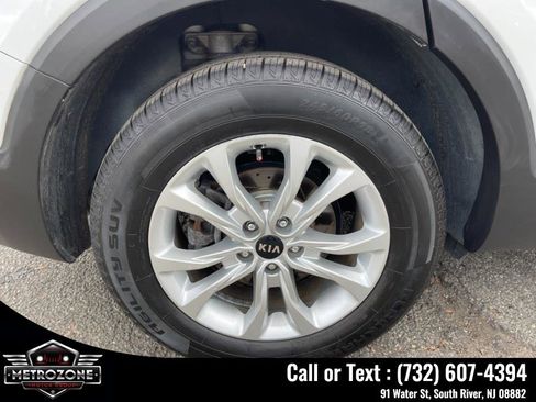 Used 2021 Kia Telluride LX AWD/4WD image 35