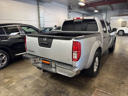 Used 2016 Nissan Frontier SV image 13