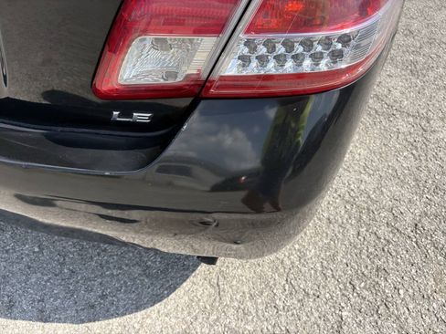 Used 2010 Toyota Camry LE FWD image 10