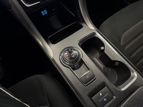 Used 2020 Ford Fusion SE FWD image 16