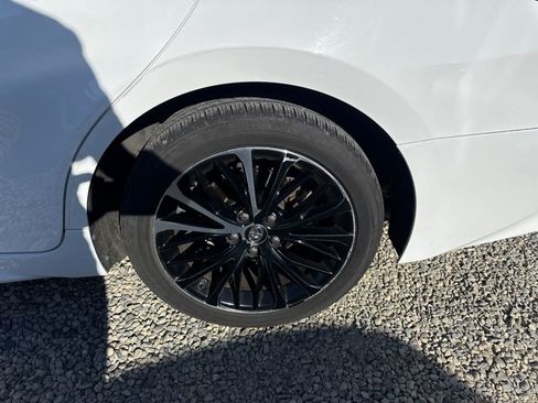 Used 2019 Toyota Camry SE w/ Carpet Mat Package FWD image 10