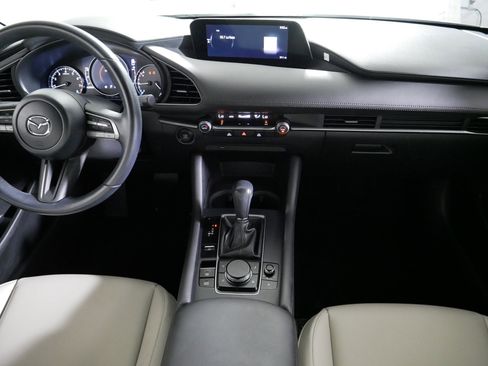 Used 2020 MAZDA MAZDA3 Hatchback FWD image 10