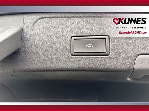 Used 2025 Volkswagen Atlas Cross Sport SE image 41