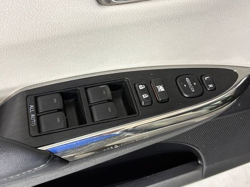 Used 2018 Toyota Avalon XLE w/ All Weather Liner Package FWD image 19