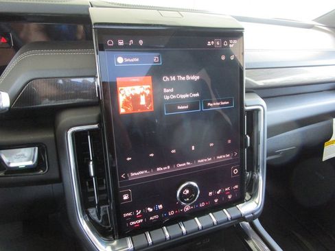 New 2026 GMC Yukon XL Elevation w/ Elevation Premium Package RWD image 35