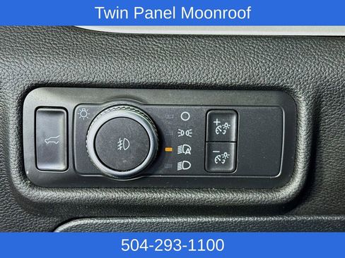 Used 2022 Ford Explorer XLT w/ Equipment Group 202A image 10