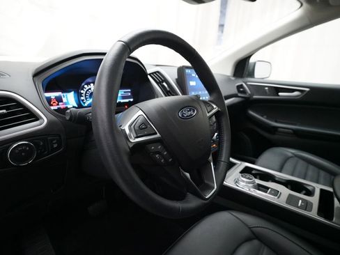 Used 2024 Ford Edge SEL w/ Convenience Package image 8