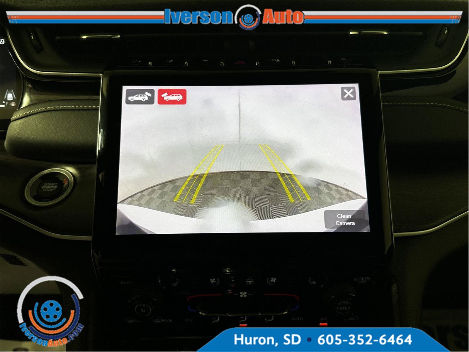 Used 2023 Jeep Grand Cherokee Limited w/ Luxury Tech Group II AWD/4WD image 19