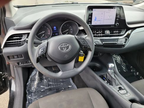 Used 2020 Toyota C-HR LE image 6