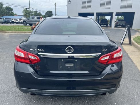 Used 2017 Nissan Altima 2.5 SV FWD image 4