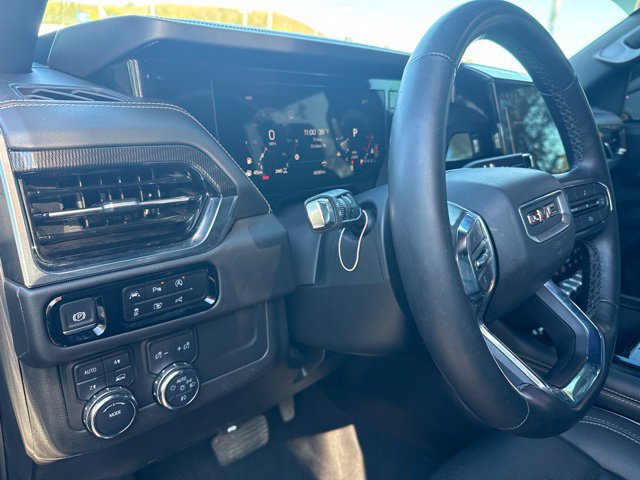 Used 2025 GMC Yukon Elevation w/ LPO, Elevation Black Package AWD/4WD image 15