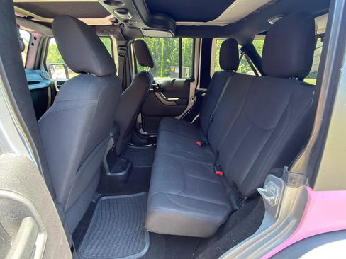 Used 2015 Jeep Wrangler Unlimited Sport w/ Quick Order Package 24S AWD/4WD image 11