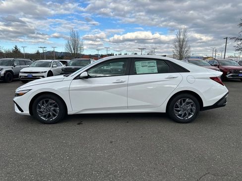 New 2026 Hyundai Elantra Blue image 3
