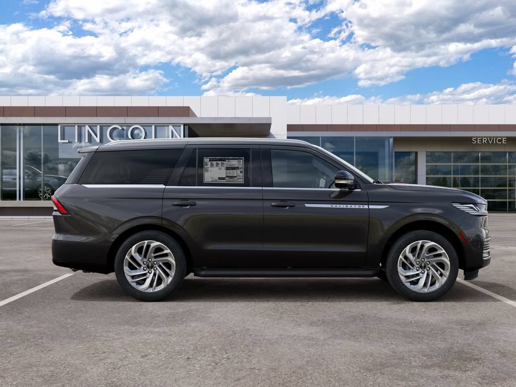 New 2027 Lincoln Navigator Premiere RWD image 5