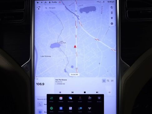 Used 2016 Tesla Model X image 19