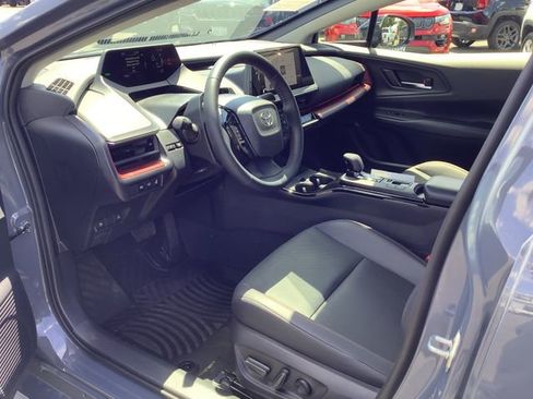Used 2026 Toyota Prius Plug-In Hybrid FWD image 6