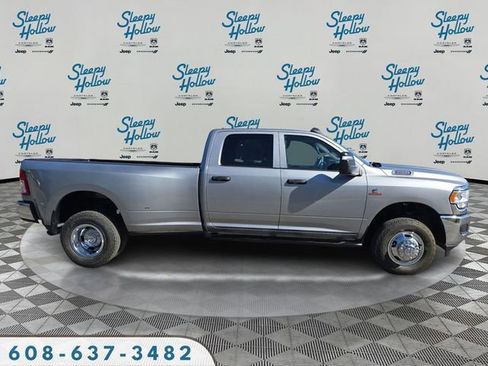 Used 2024 RAM 3500 Tradesman w/ Chrome Appearance Group AWD/4WD image 4
