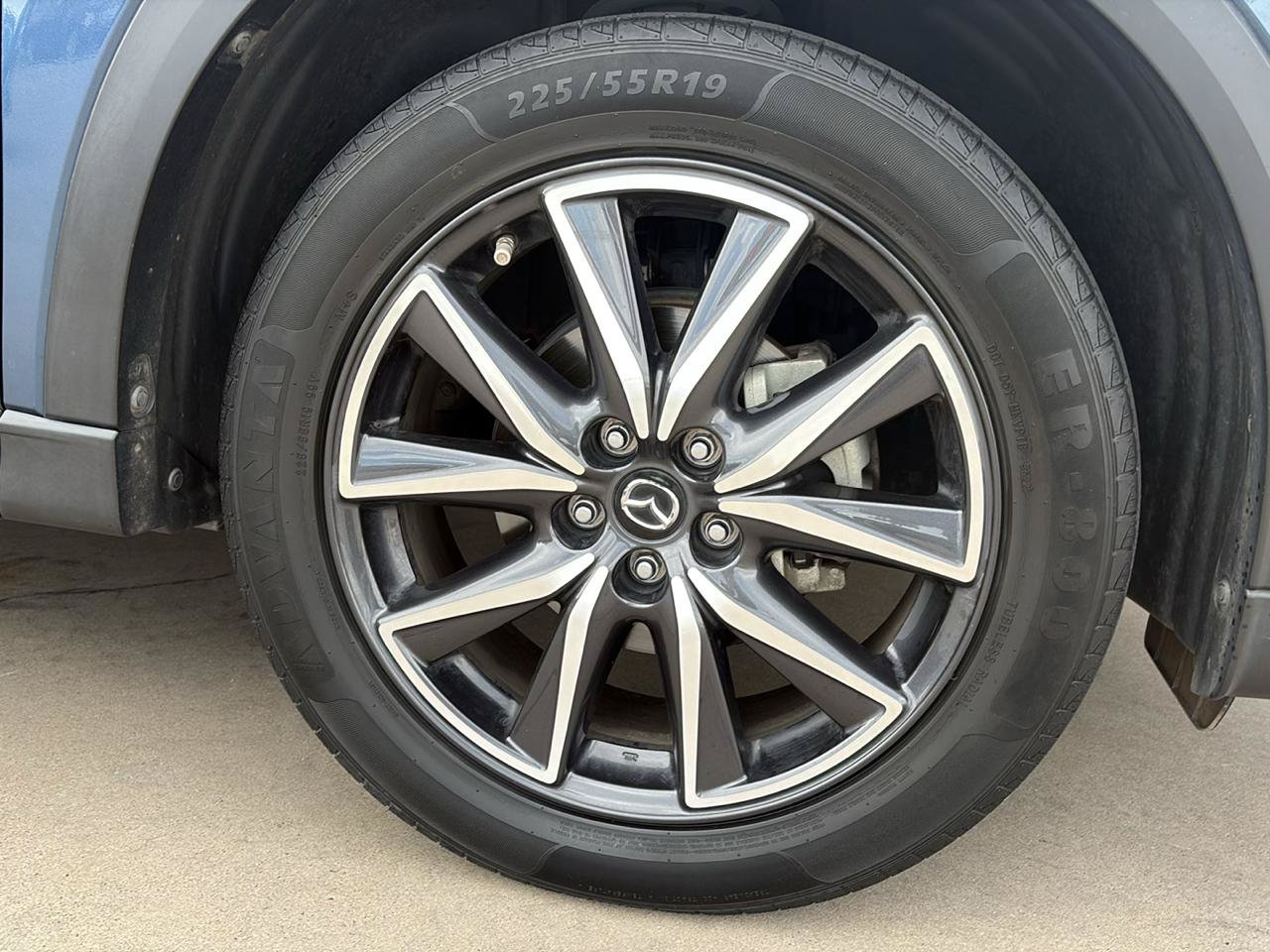 Used 2018 MAZDA CX-5 Touring w/ Preferred Equipment Package FWD image 11
