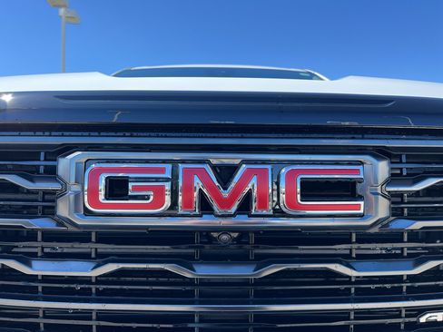 New 2026 GMC Acadia AT4 image 13