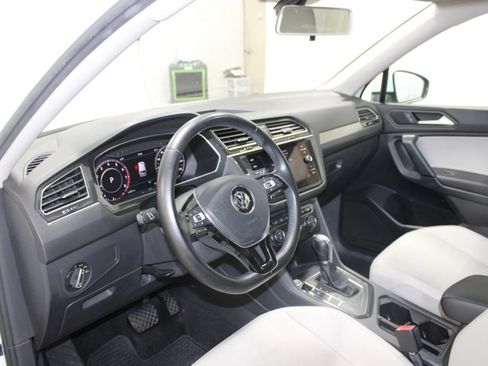 Used 2019 Volkswagen Tiguan SEL FWD image 13