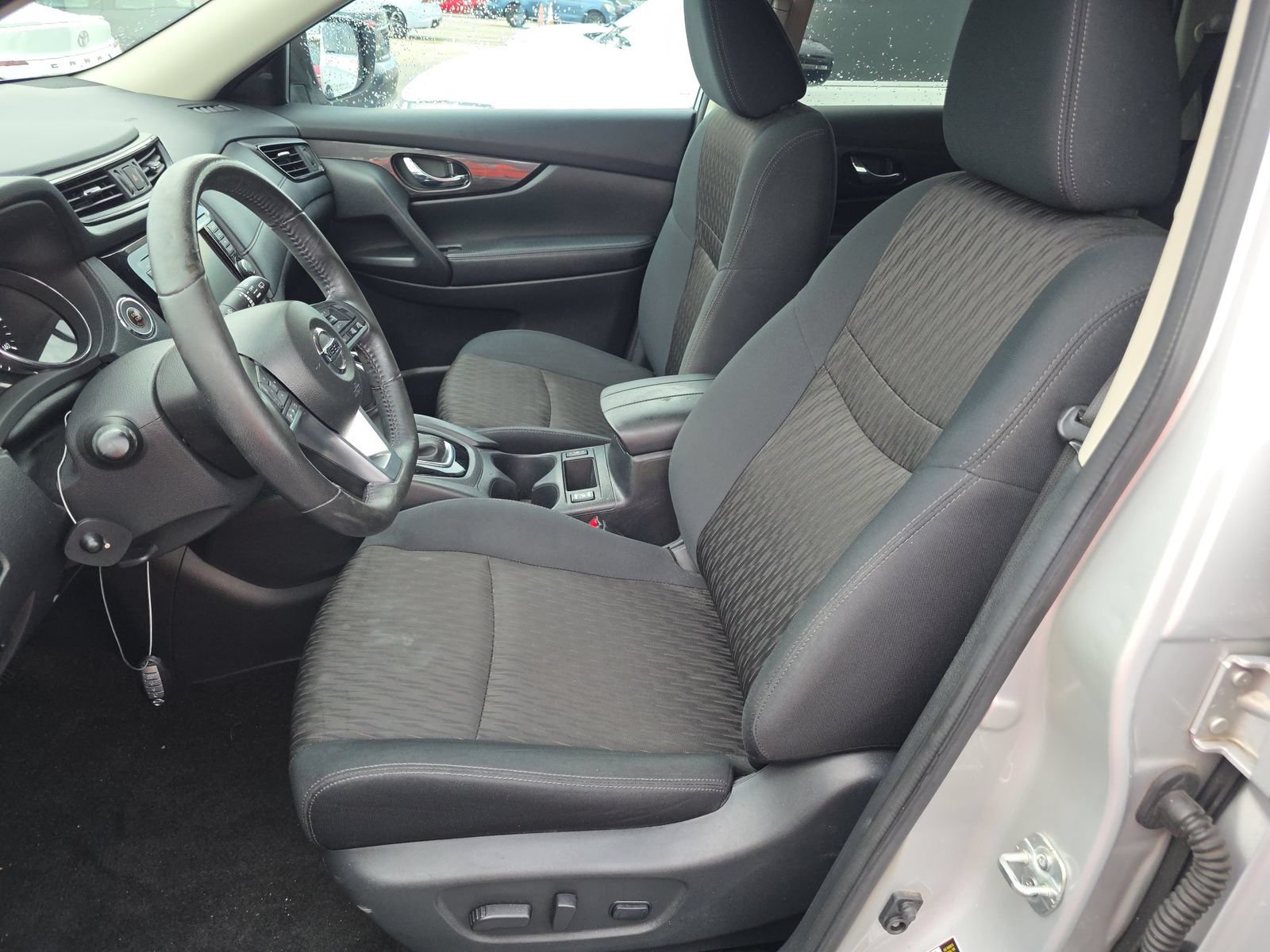 Used 2018 Nissan Rogue SV AWD/4WD image 5
