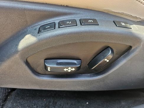 Used 2011 Volvo XC60 3.2 R-Design image 14