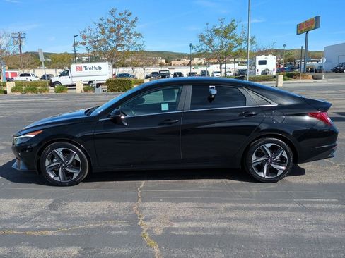 Used 2022 Hyundai Elantra Limited w/ Cargo Package image 9