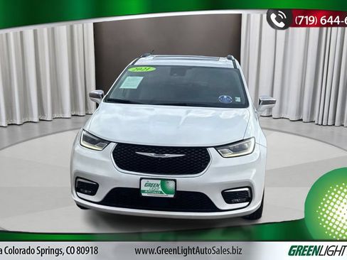 Used 2021 Chrysler Pacifica Limited w/ Premium & Safety Sphere Group AWD/4WD image 8