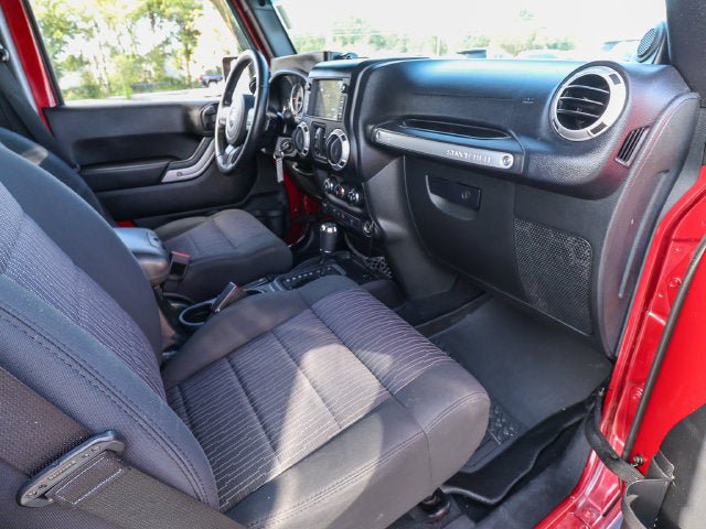 Used 2011 Jeep Wrangler Unlimited Sahara w/ Dual Top Group AWD/4WD image 21