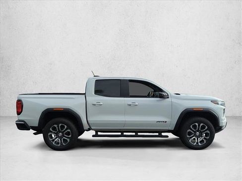 Used 2024 GMC Canyon AT4 w/ AT4 Premium Package AWD/4WD image 4