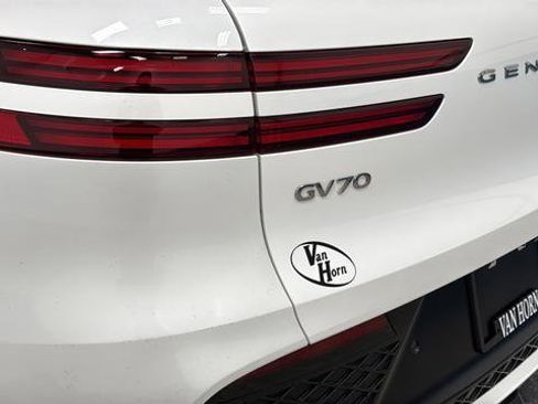 Used 2025 Genesis GV70 3.5T Sport w/ Sport Prestige Package image 34