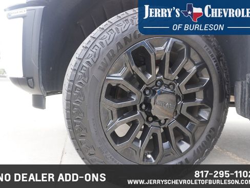 Used 2025 GMC Sierra 2500 Denali w/ Denali Reserve Package AWD/4WD image 12
