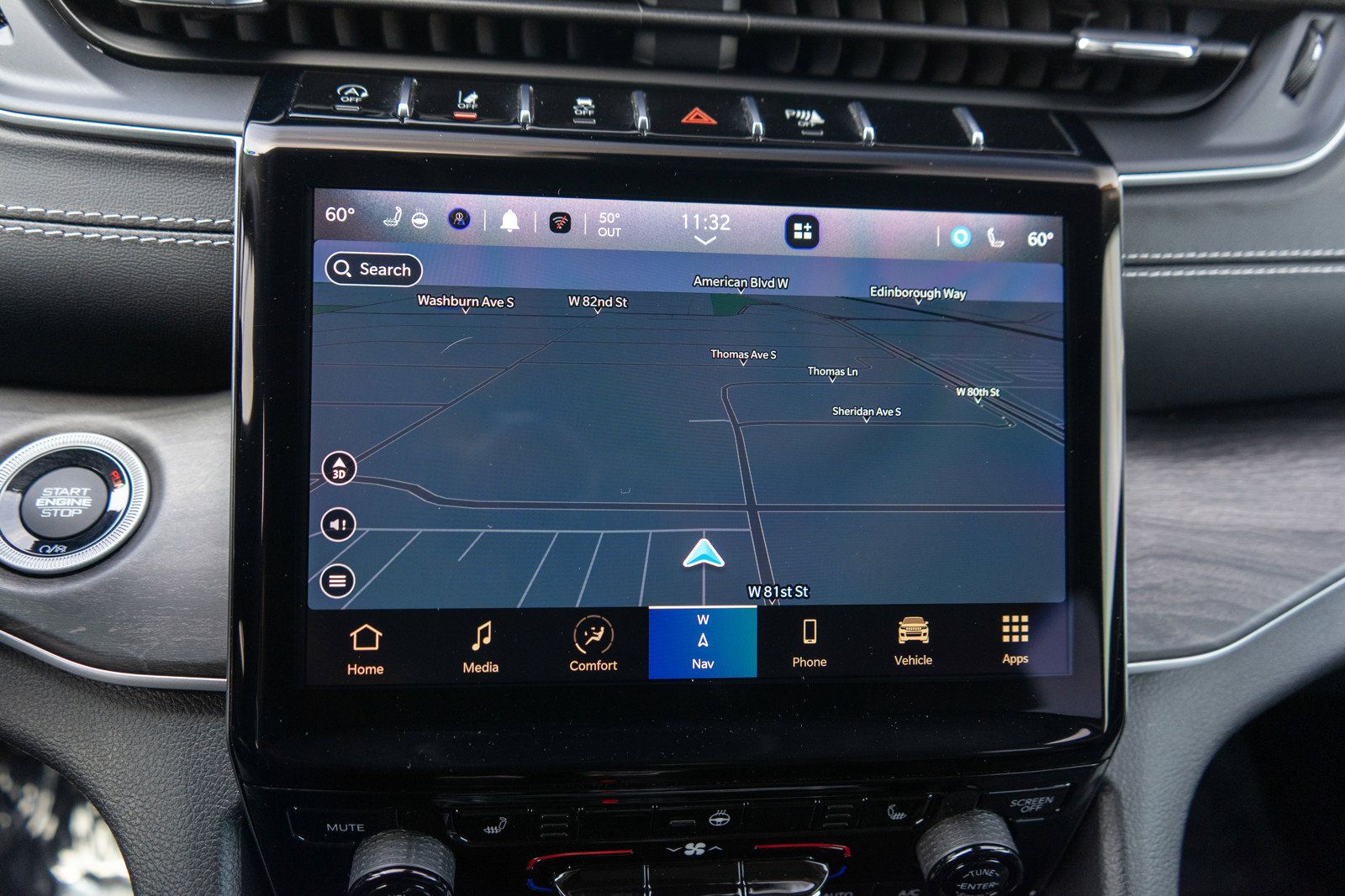Used 2023 Jeep Grand Cherokee Limited w/ Black Appearance Package AWD/4WD image 19