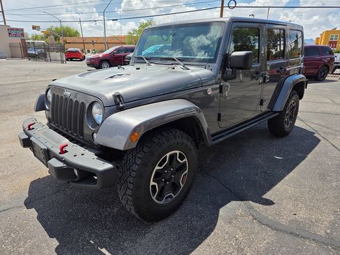 Used 2016 Jeep Wrangler Unlimited Rubicon AWD/4WD image 5