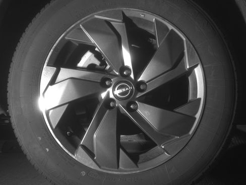 Used 2025 Nissan Rogue SV FWD image 15