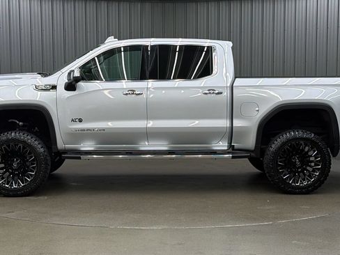 Used 2022 GMC Sierra 1500 SLT w/ SLT Convenience Package AWD/4WD image 2