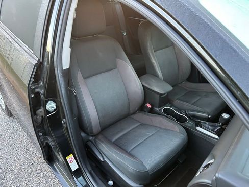 Used 2019 Toyota Corolla LE image 15