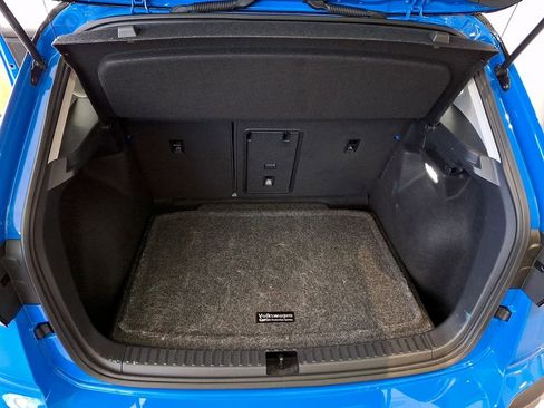 Used 2025 Volkswagen Taos SE image 27