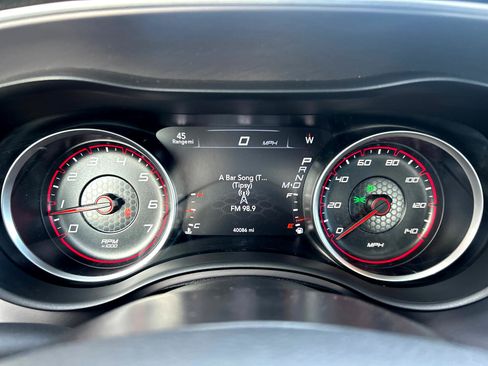 Used 2022 Dodge Charger SXT w/ Driver Convenience Group image 11