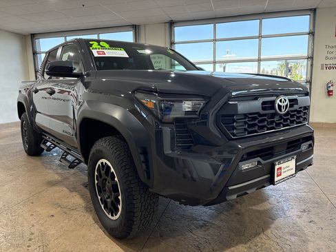 Certified 2024 Toyota Tacoma TRD Off-Road w/ TRD Off Road Upgrade Package AWD/4WD image 4