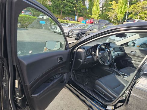 Used 2017 Acura ILX FWD image 23