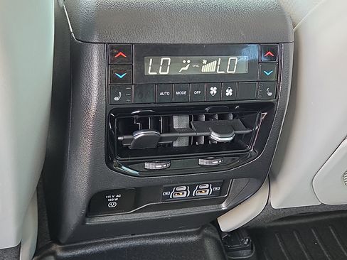 Used 2023 Jeep Grand Cherokee Overland w/ Luxury Tech Group IV AWD/4WD image 11