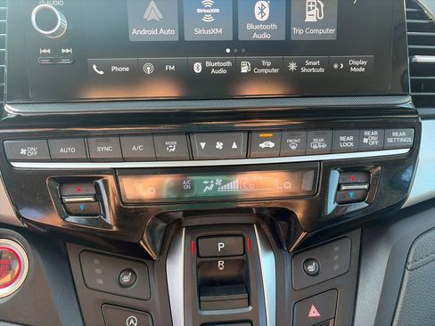 Used 2025 Honda Odyssey EX-L image 17