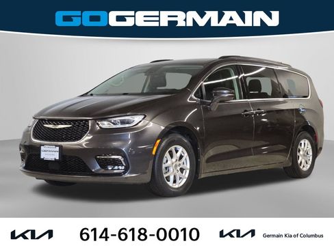 Used 2022 Chrysler Pacifica Touring-L FWD image 1