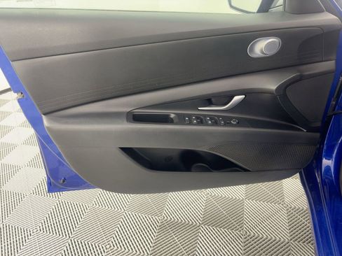 Used 2021 Hyundai Elantra SE image 21