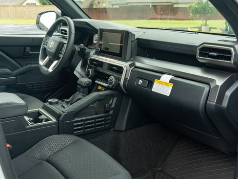 Used 2026 Toyota 4Runner SR5 RWD image 18