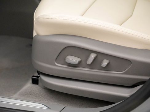 New 2026 Cadillac XT5 Premium Luxury w/ Driver Assist Package image 17