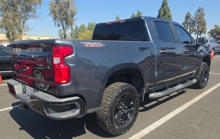Used 2020 Chevrolet Silverado 1500 Custom Trail Boss w/ Custom Convenience Package AWD/4WD image 2